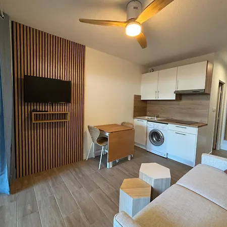 Apartment Avec Jardin Front De