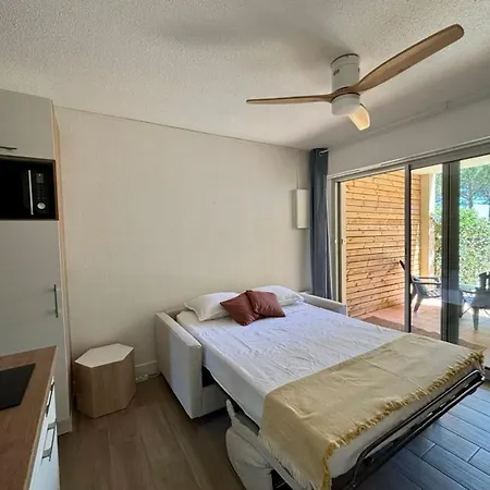 Avec Jardin Front De Apartamento